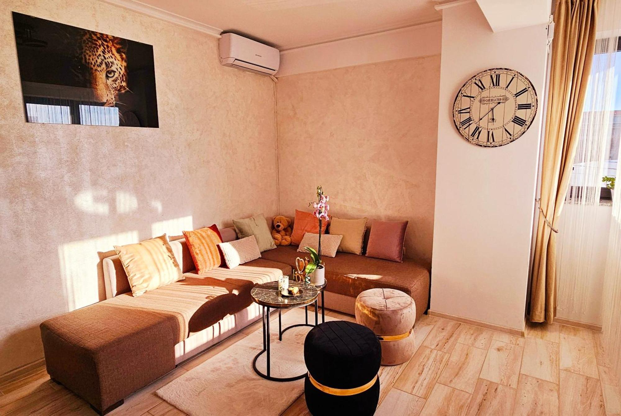 Andrew'S Apartment Central Mamaia Exteriör bild